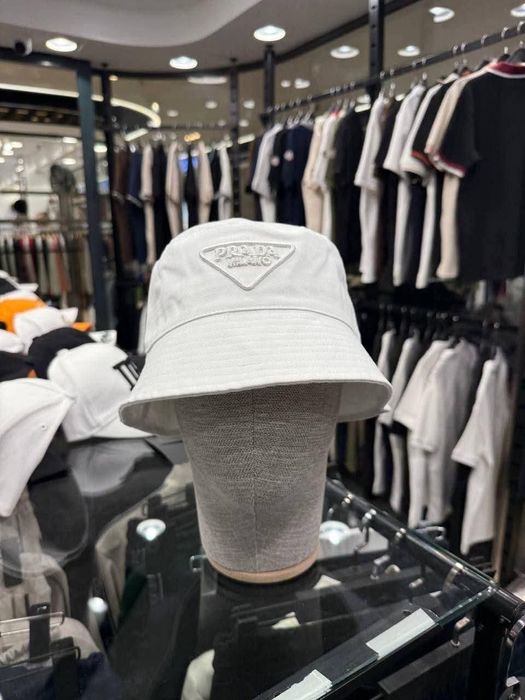 Унисекс шапки различни модели