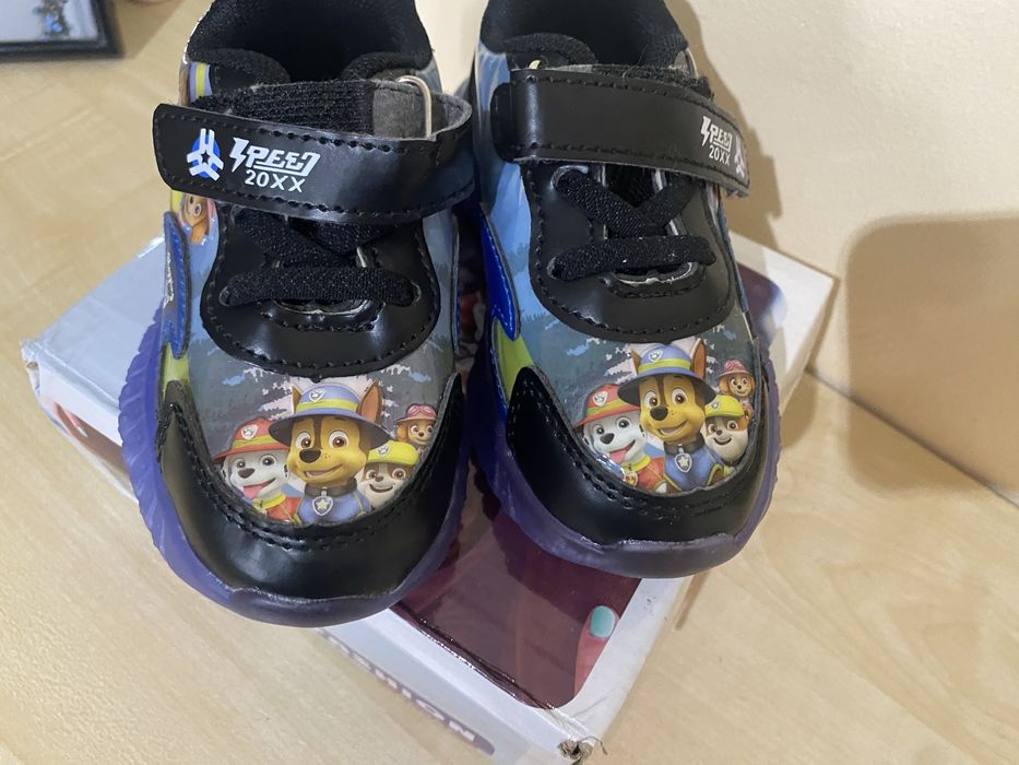 Нови светещи маратонки Пес патрул