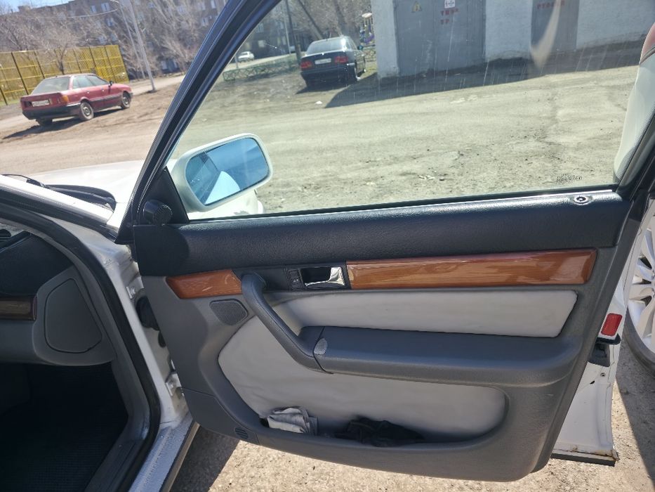 Продам АУДИ 100 С4