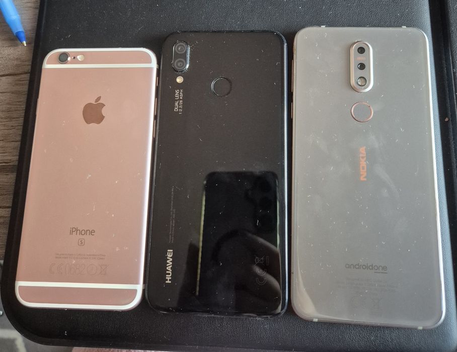 Vand 3 telefoane pentru piese