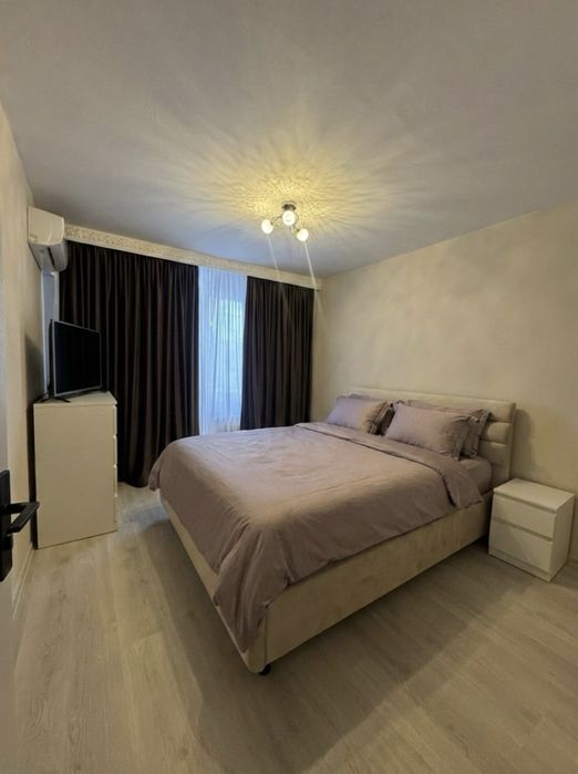 Proprietar - Vand apartament cu 4 camere