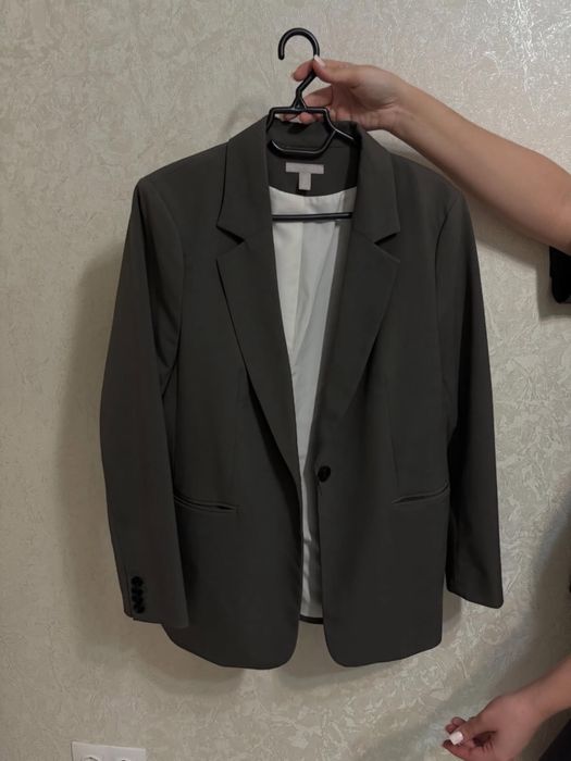 Продам куртки и пиджаки