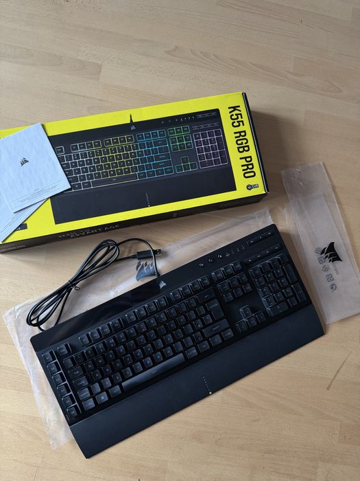 Tastatura Corsair K55 RGB Pro