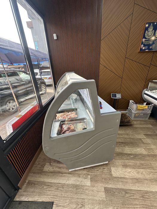 Холодильник витринный