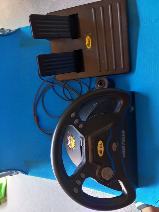 Volan cu pedale pentru PlayStation