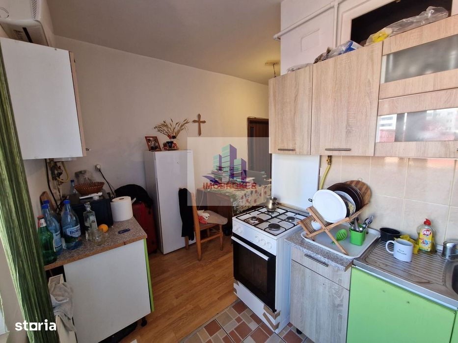 Apartament cu 1camera de vanzare, cu centrala proprie pe gaz in Iosia.