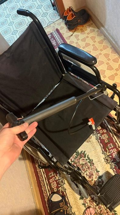 Коляска инвалидная,новая