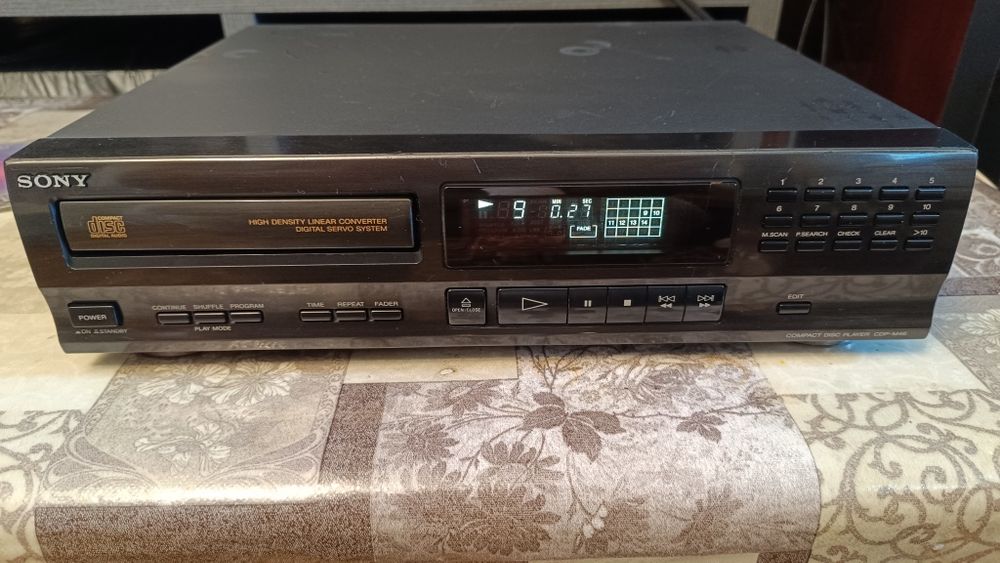 Sony CDP -M46 проигрыватель