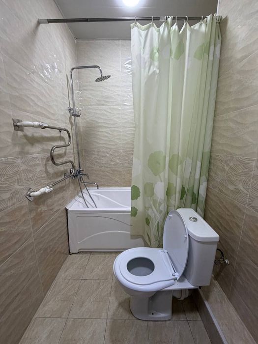 Alisher Navoiy metro oldida bezmakler kv