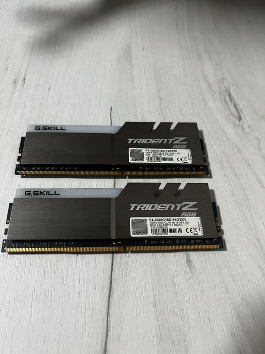 ОЗУ RAM DDR4 16gb (2x8gb)