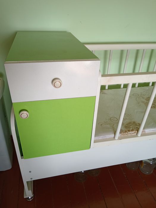 Болалар кравати ва беланчак