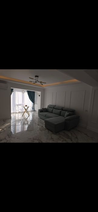 Vand apartament renovat complet