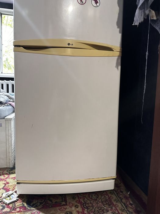 Продам холодильник