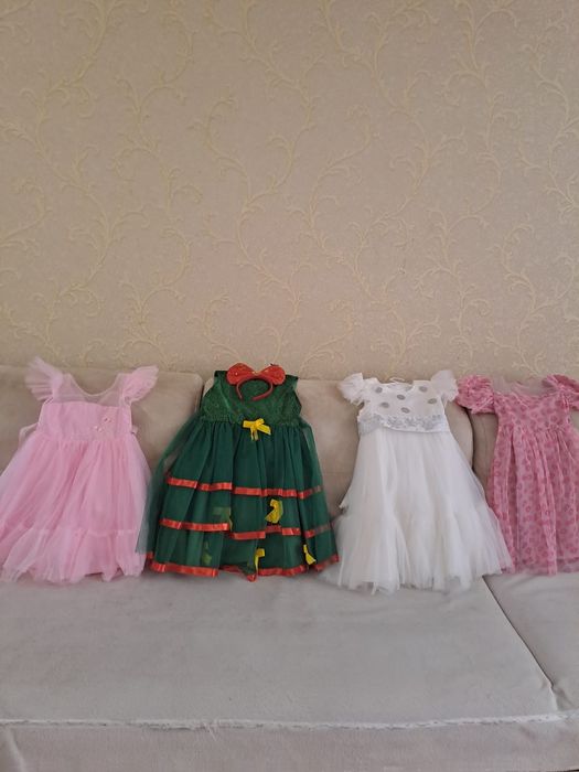 Продам новогодние платья