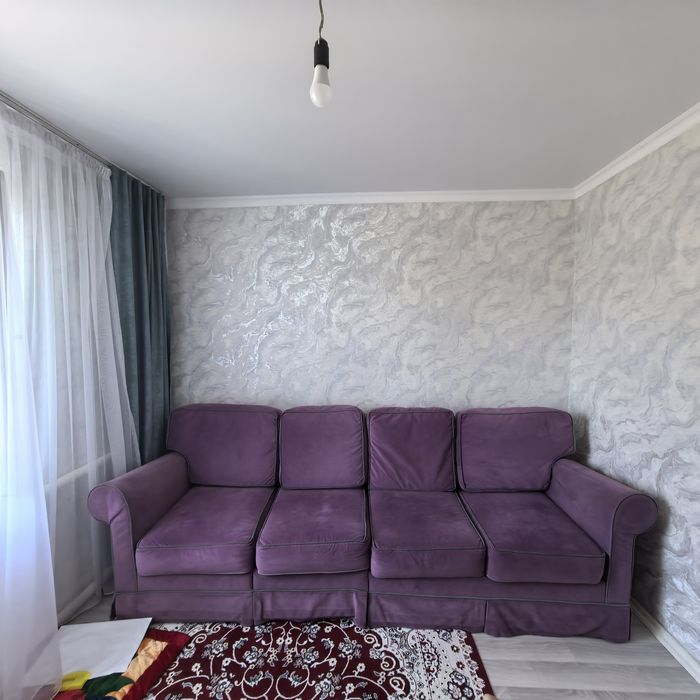 Продам диван.  Длина дивана 3 м