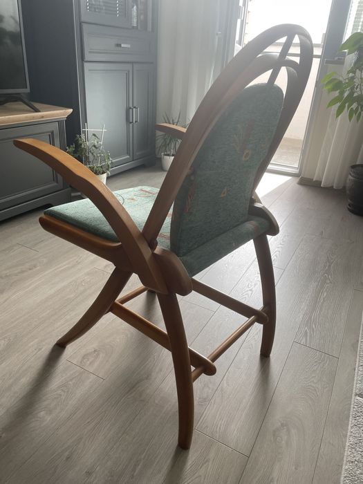 Трапезни столове