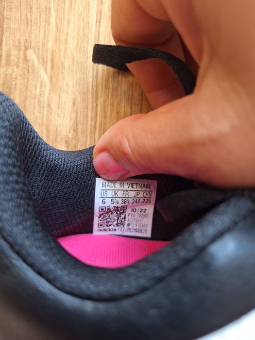 Продавам бутонки Adidas