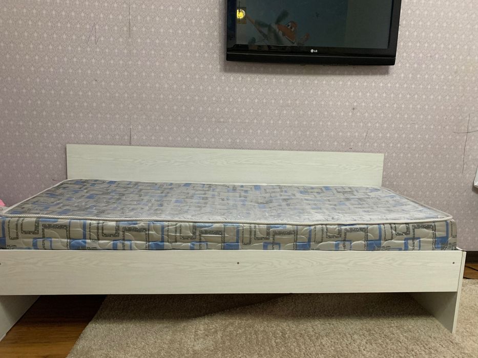 Продаю кровать для спальни
