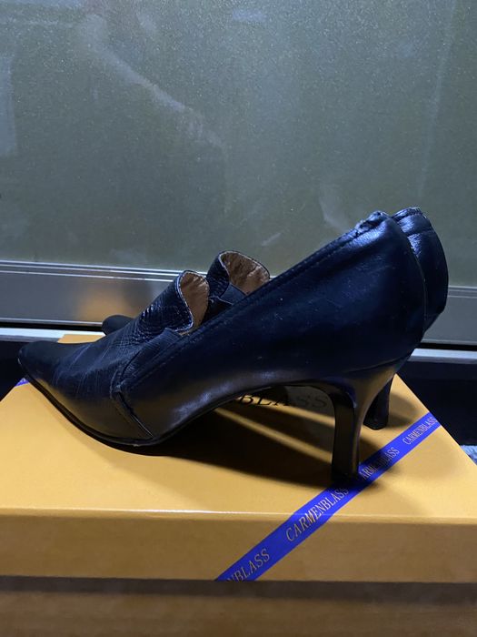 Продам женские кожаные туфли