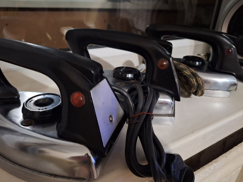 Утюги ссср. Продаю.