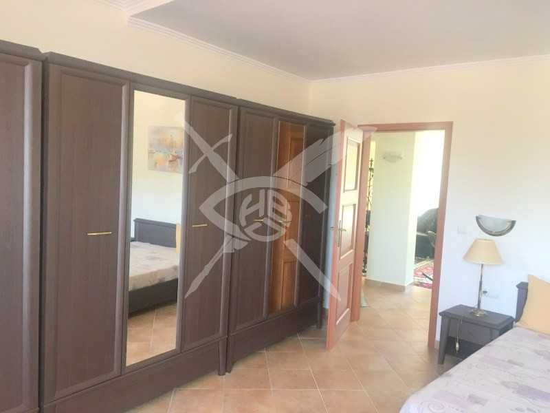 Тристаен апартамент в Елените 48990