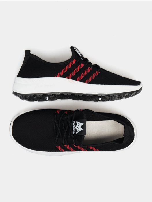 Кроссовка женская