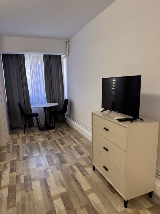 Garsoniera de inchiriat, complet renovata cu totul nou in ea