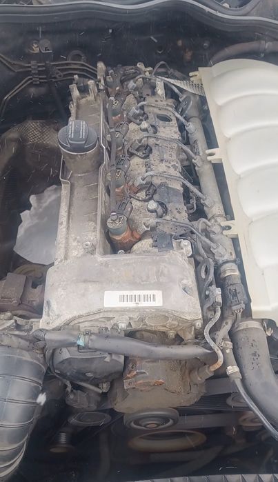 Dezmembrez Mercedes E class w211 E 2,7 CDi motor cutie jante capota.