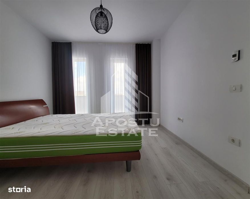 Apartament de inchiriat 3 camere, 2 bai si parcare, bloc nou,Aradului