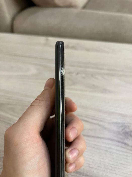 Продам смартфон Vivo V29