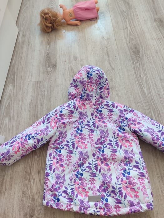 Куртка для девочки  осень -весна. Размер 104.