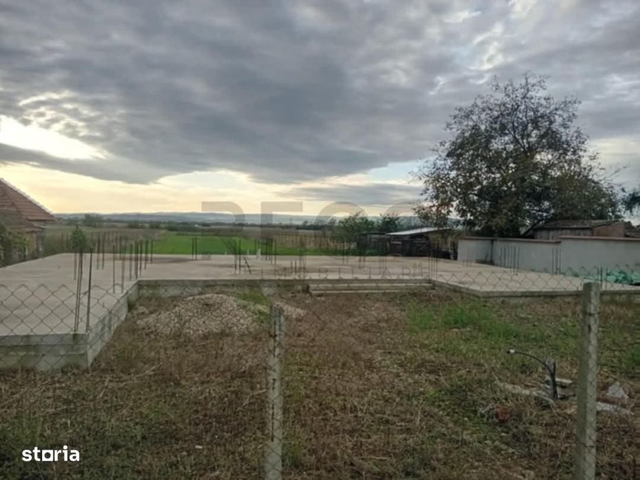 Reco Teren Generos Cu Fundatie