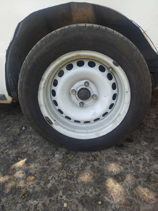 Диски R 14 разношырокие.