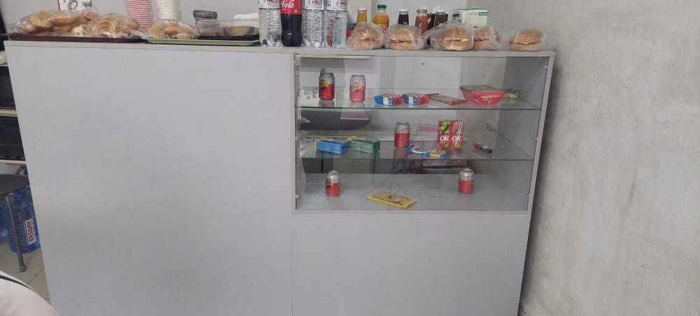 Продается стол и табуретки