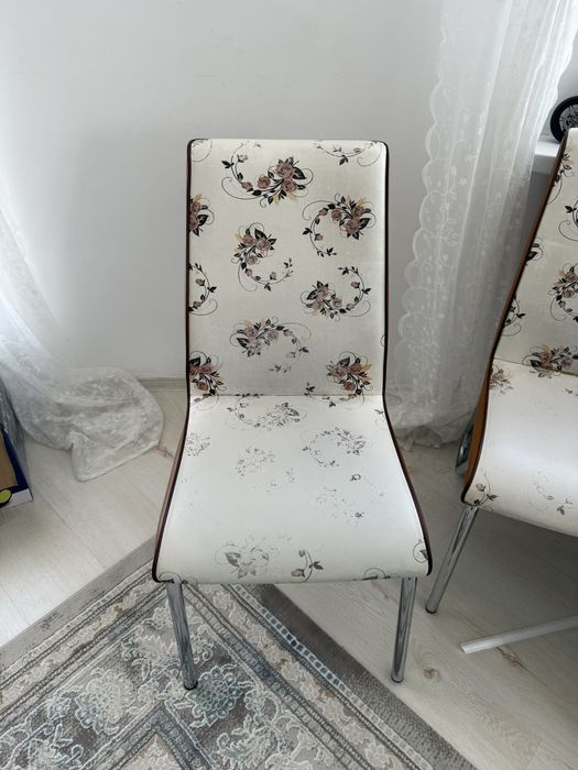 Продам стол со стульями