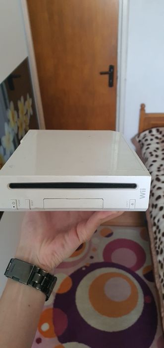 Vând Nintendo Wii (Doar consola)