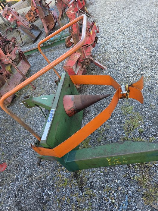 Sapargator lemn in tiranti la tractor tip Burghiu 2x bucati