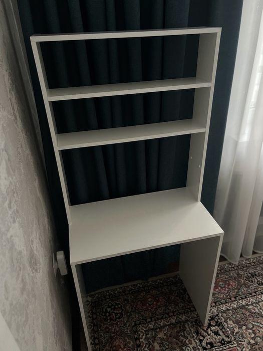 Стол писменный белый