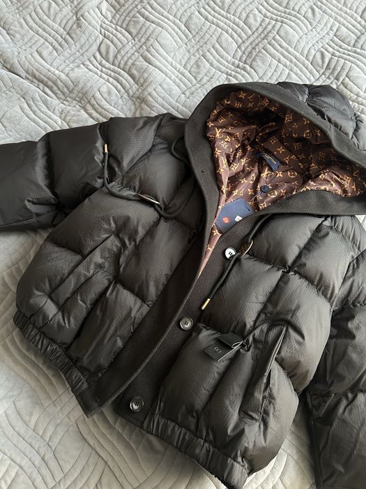 Продам куртку демисезонную ,