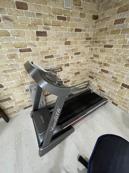 Продается беговая дорожка в отличном состоянии