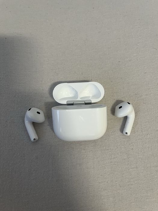 airpods 4 noise cancelling