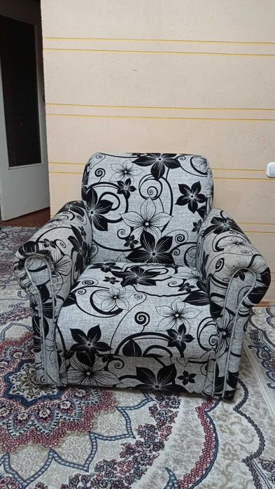 2 дивана и 2 кресла в хорошем состоянии