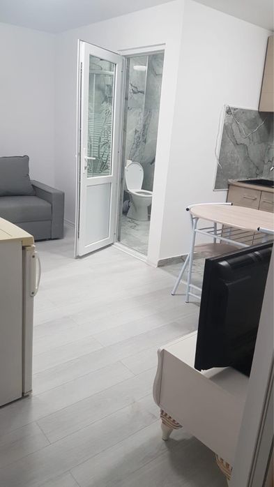 Ofer spre inchiriere harsonera la casa