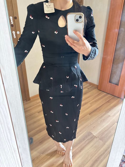 Новое модное  платье с этикеткой