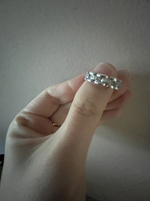 Сребърен пръстен с циркони