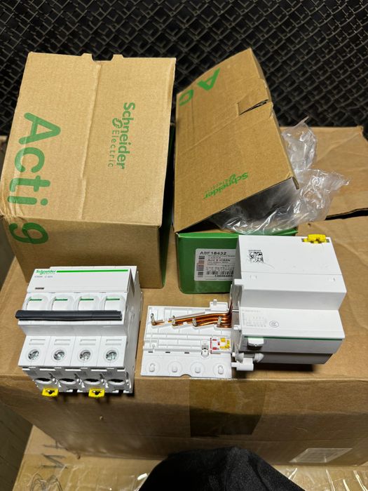 Оригинальные Schneider четырёх полостные автоматы с УЗО для Nest One.