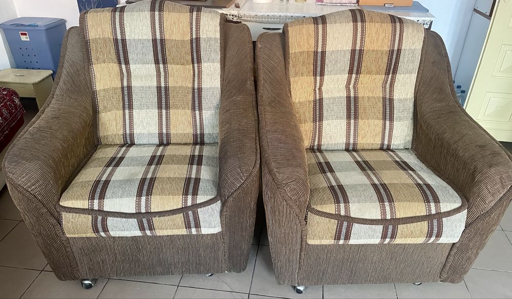 De vanzare 2 x fotolii living