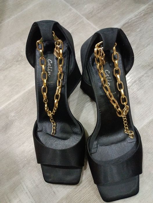 Босоножки 37 размер черный