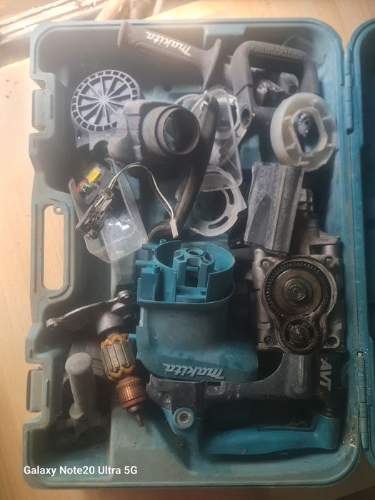 Vând Makita demolator