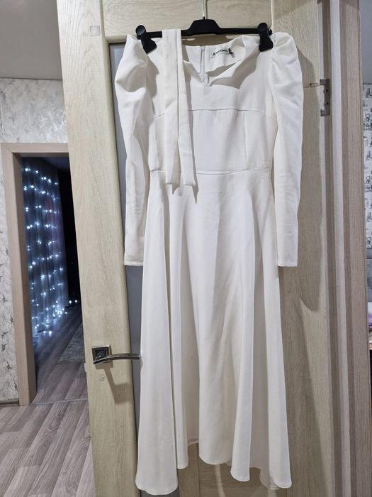 Продам белое платье